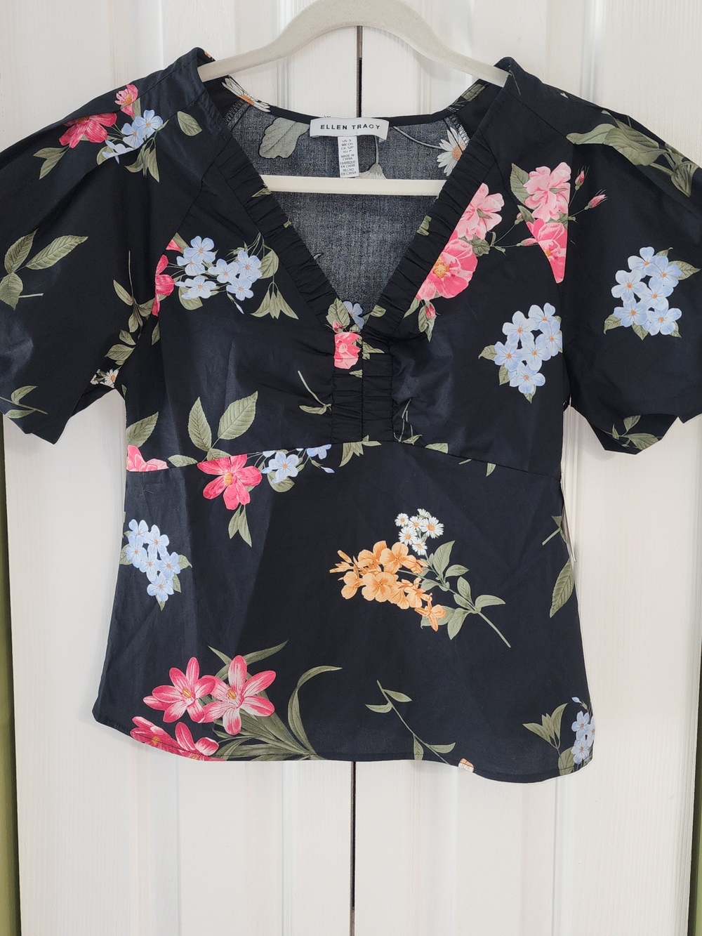 Ellen Tracy Black Floral V-Neck Puff Sleeve Blouse Cottagecore Boho Size S